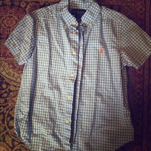 Boys size 5 button up polo. Like new.